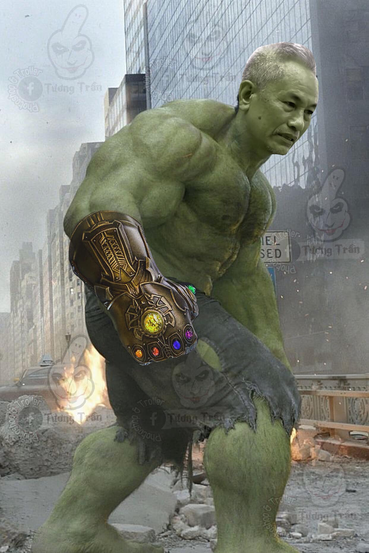 Ông Nguyễn Hữu Đa đeo găng tay vô cực - Hulk Đa